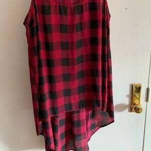 Sleeveless plaid high low